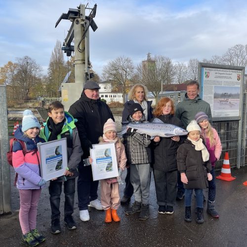 Gruppenbild Lachspatenschaft